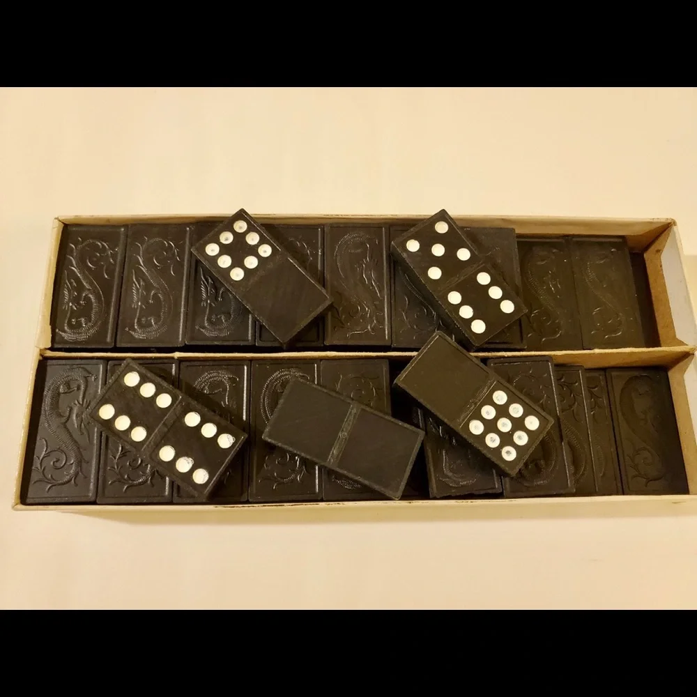 Vintage 1970s Domino’s Set “Double Nines & Dragon” design by Milton Bradley 55pc - Picture 4 of 5